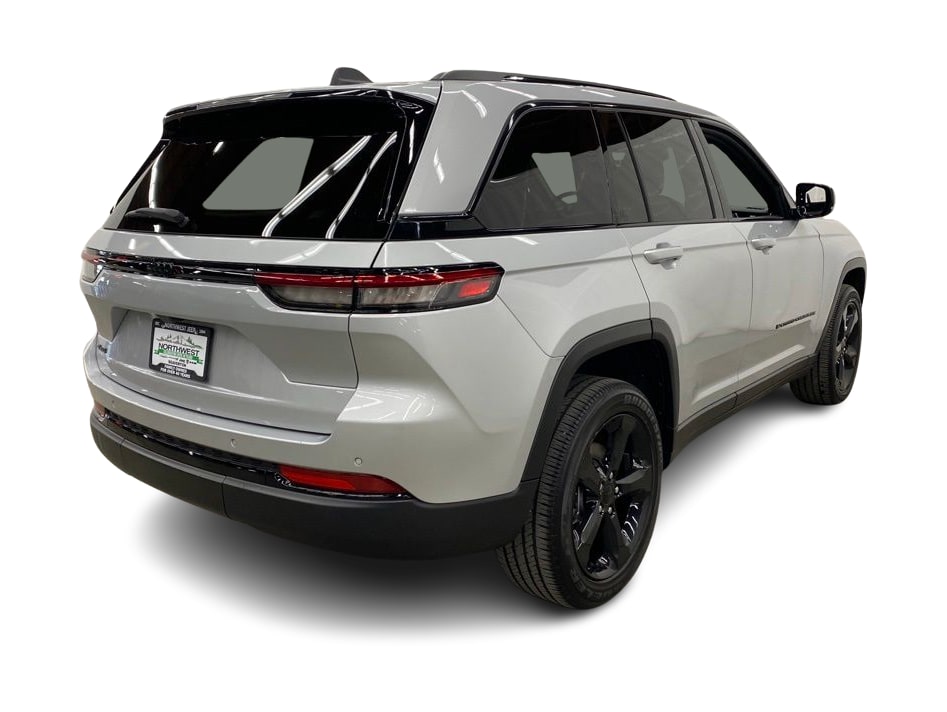 Thumbnail: 2023 Jeep Grand Cherokee - 21