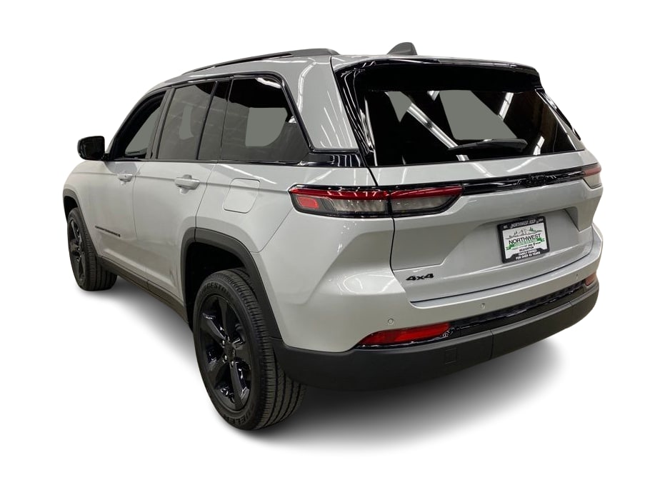 Thumbnail: 2023 Jeep Grand Cherokee - 4