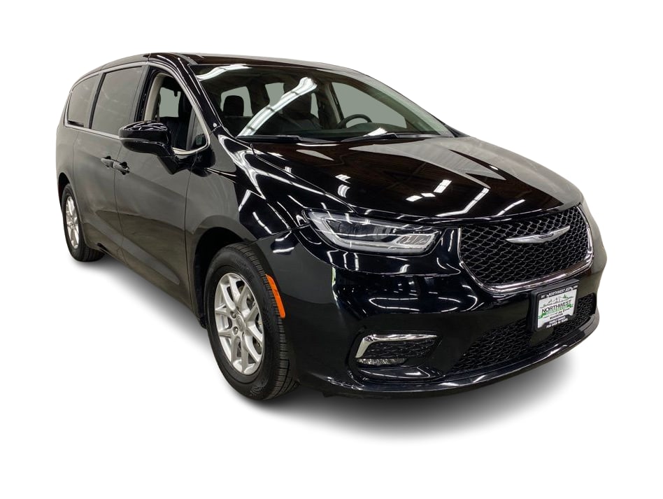 Thumbnail: 2024 Chrysler Pacifica - 6