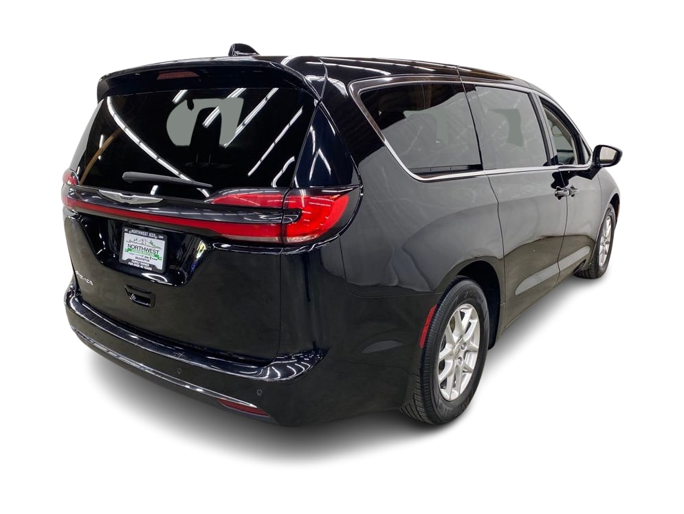 Thumbnail: 2024 Chrysler Pacifica - 19