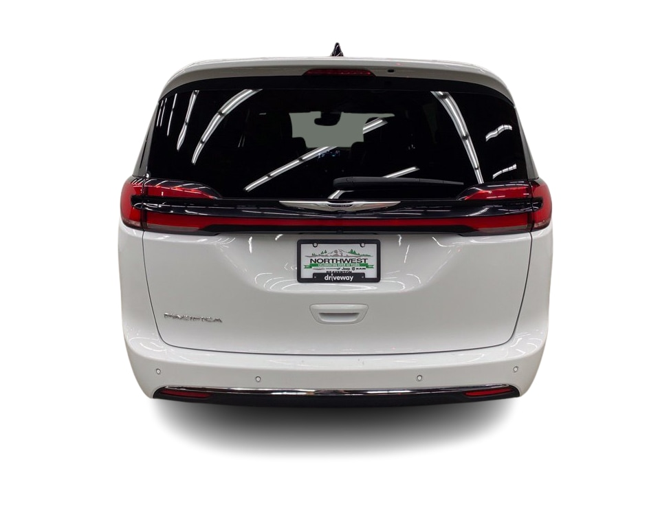 Thumbnail: 2025 Chrysler Pacifica - 5