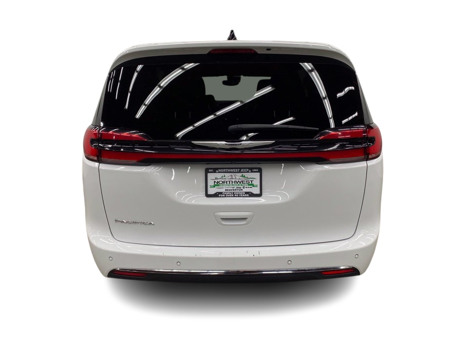 Thumbnail: 2025 Chrysler Pacifica - 5
