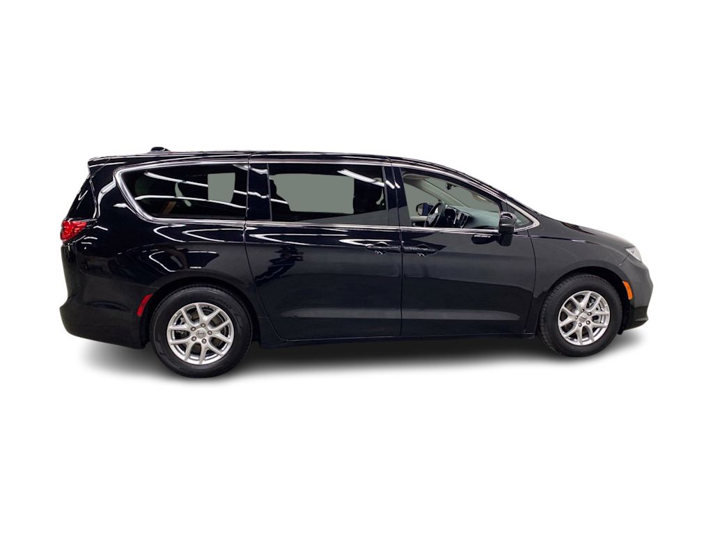 Thumbnail: 2024 Chrysler Pacifica - 21