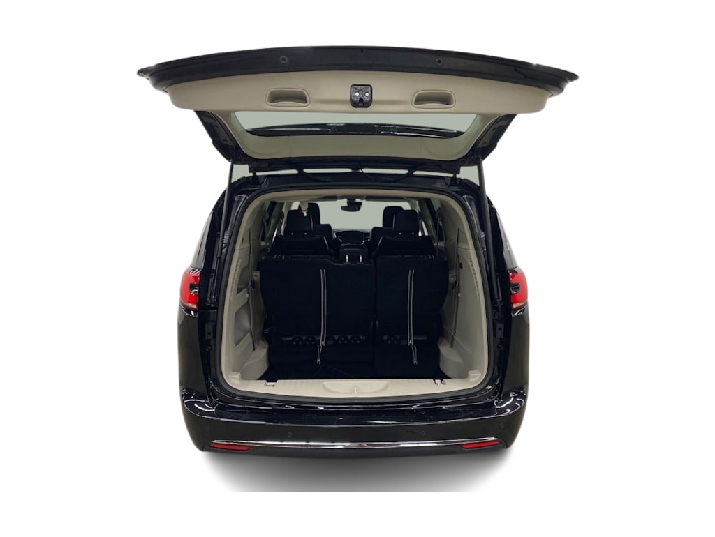 Thumbnail: 2024 Chrysler Pacifica - 17