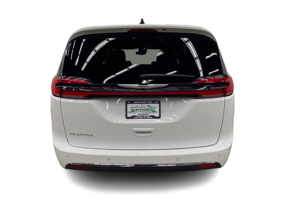 Thumbnail: 2025 Chrysler Pacifica - 5
