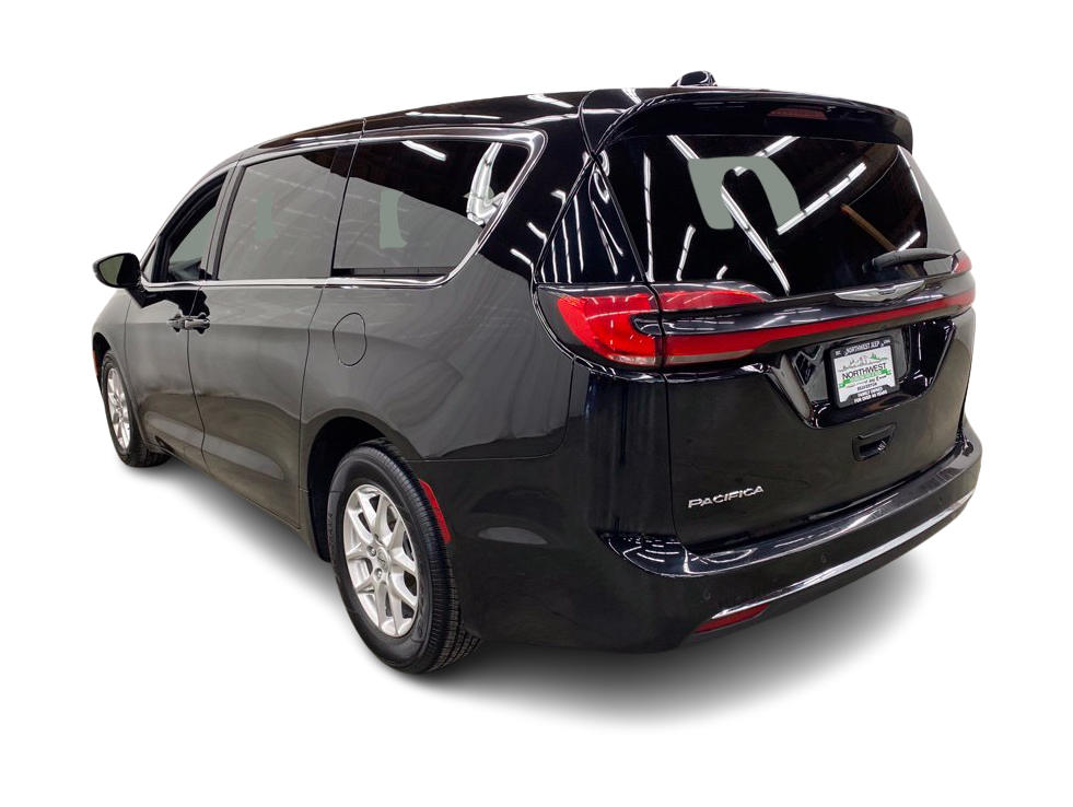 Thumbnail: 2025 Chrysler Pacifica - 4