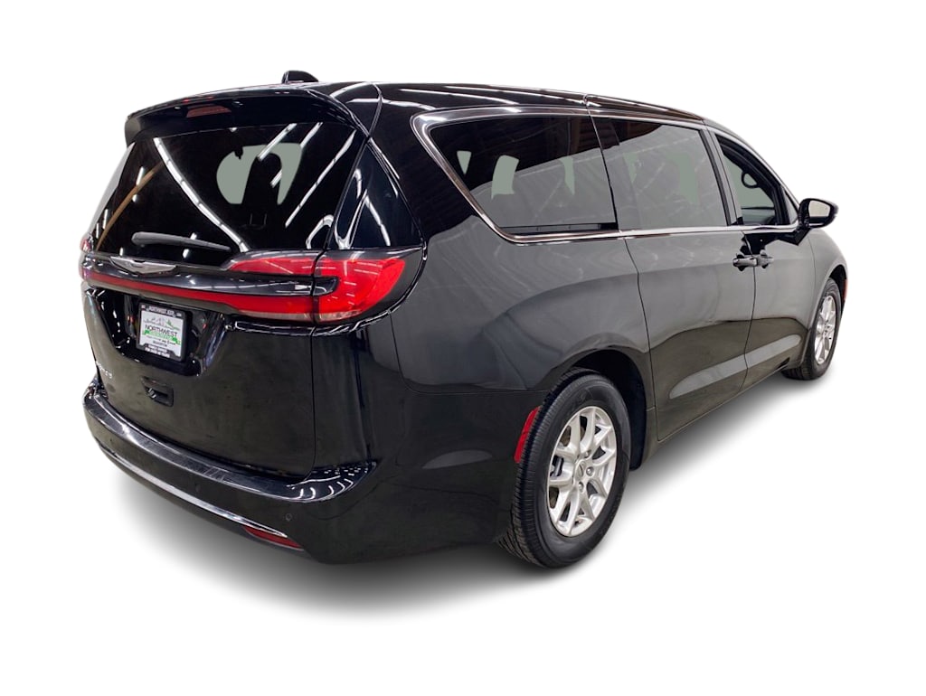 Thumbnail: 2025 Chrysler Pacifica - 19