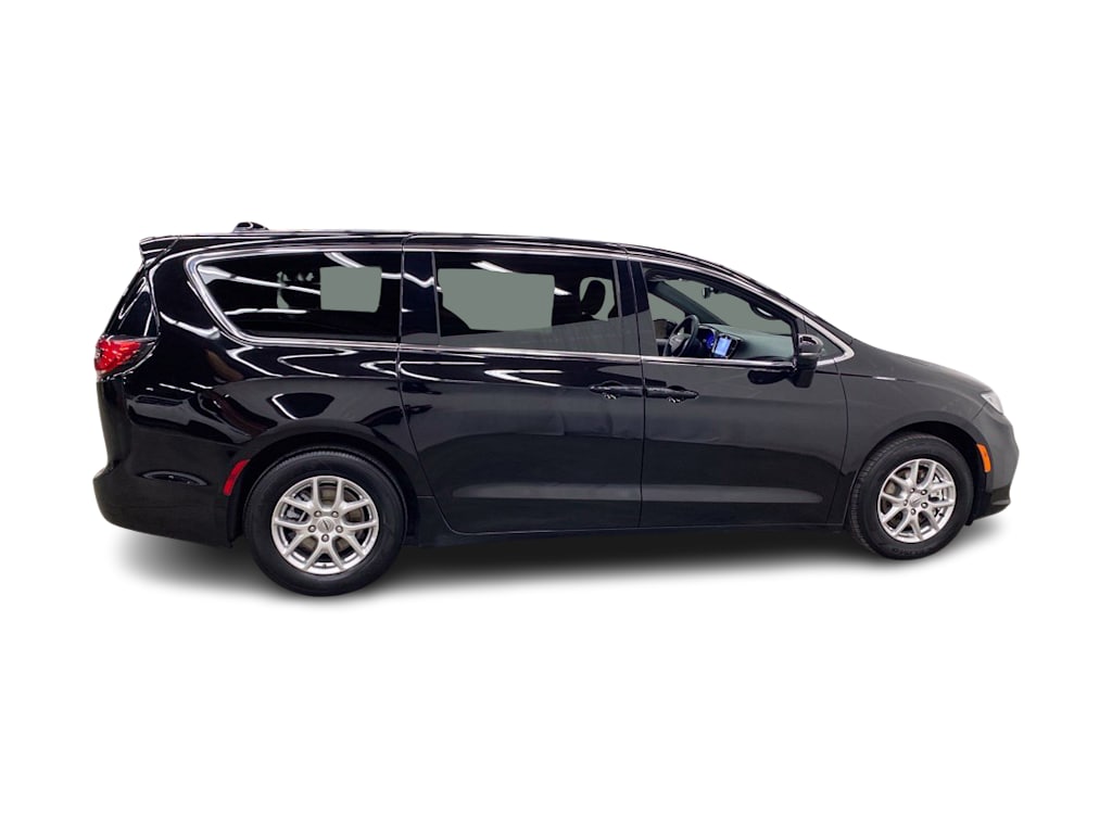 Thumbnail: 2025 Chrysler Pacifica - 20