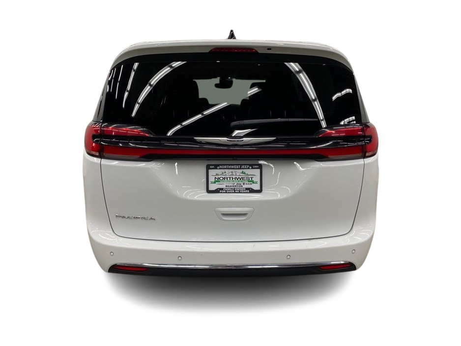 Thumbnail: 2024 Chrysler Pacifica - 5