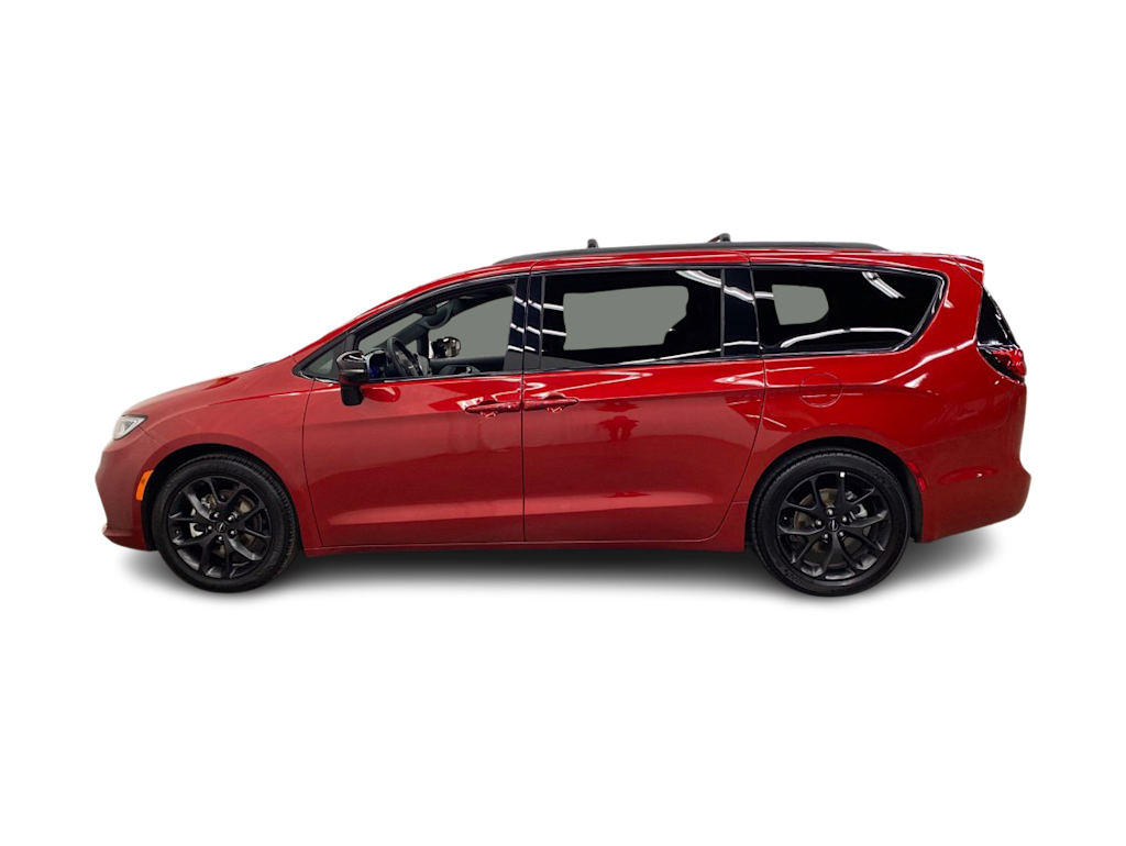 Thumbnail: 2025 Chrysler Pacifica - 3