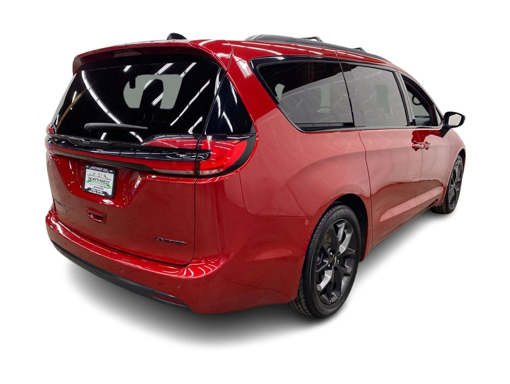 Thumbnail: 2025 Chrysler Pacifica - 17