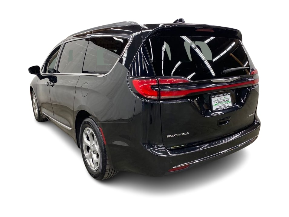 Thumbnail: 2023 Chrysler Pacifica - 4