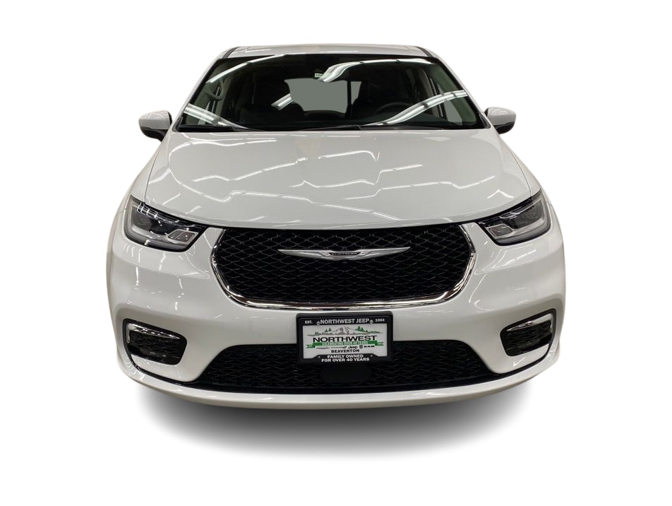 Thumbnail: 2023 Chrysler Pacifica - 6