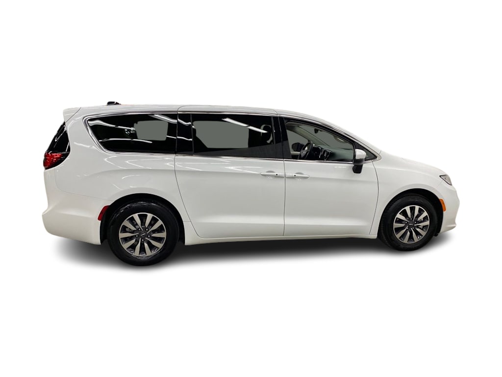 Thumbnail: 2023 Chrysler Pacifica - 20