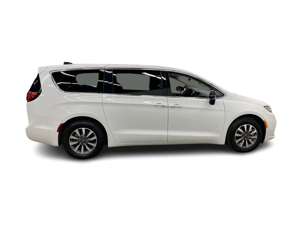 Thumbnail: 2024 Chrysler Pacifica - 21
