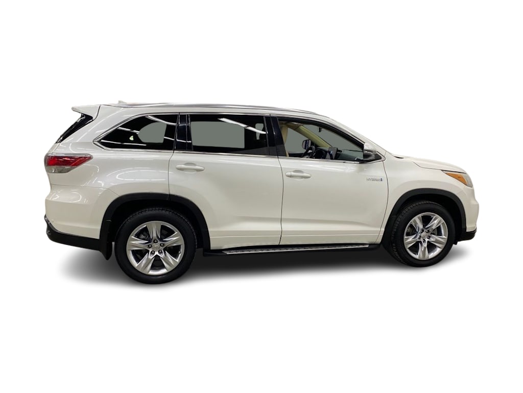 Thumbnail: 2015 Toyota Highlander - 21