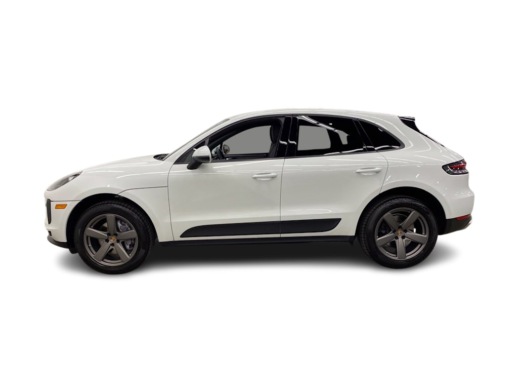 Thumbnail: 2021 Porsche Macan - 3