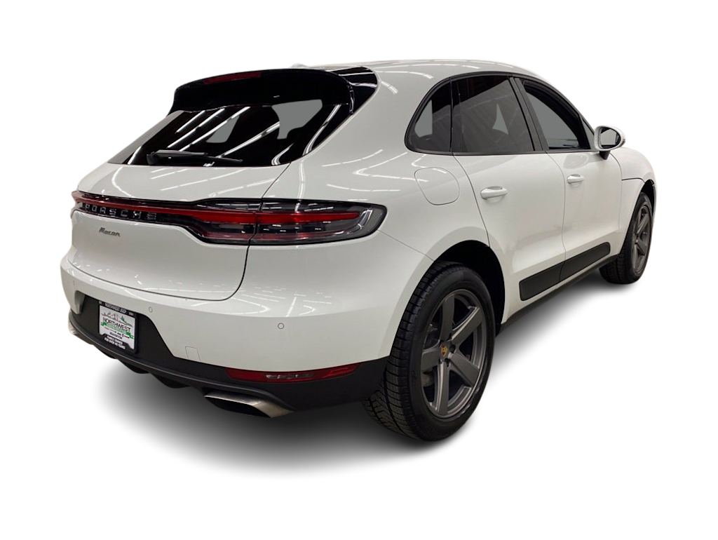 Thumbnail: 2021 Porsche Macan - 21