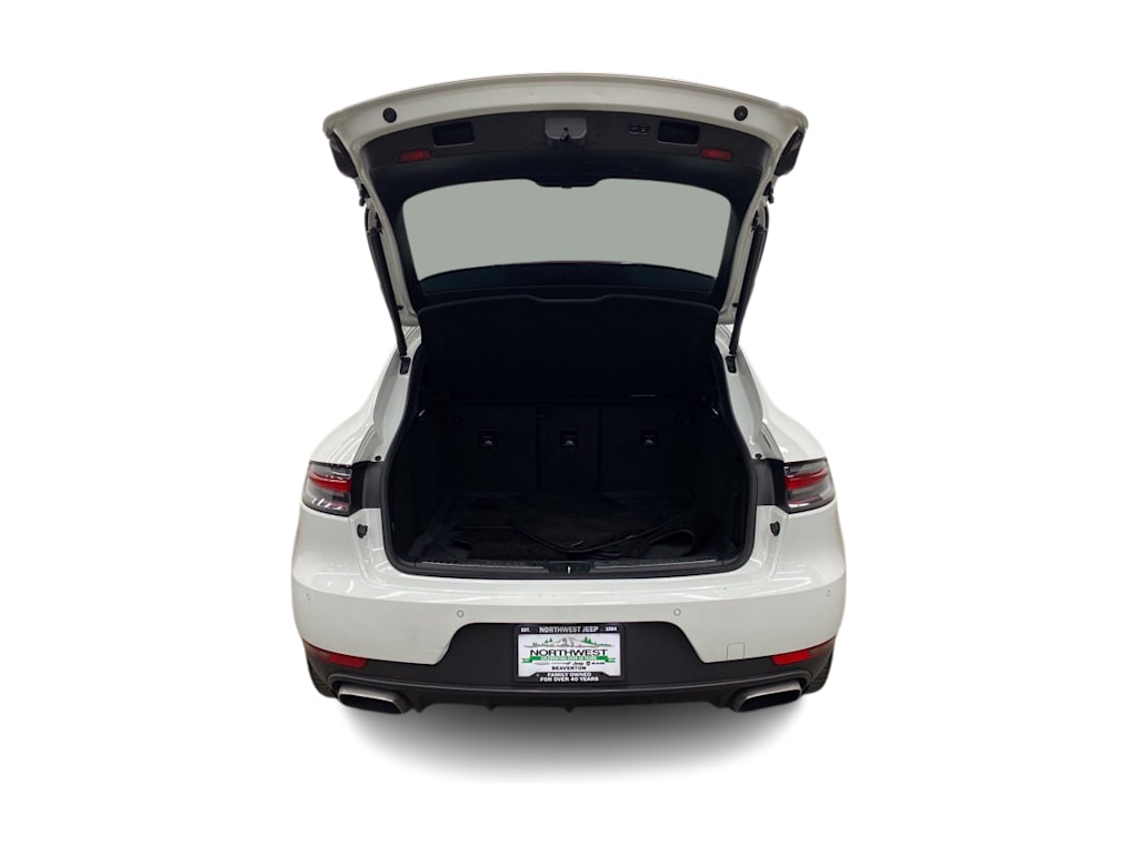 Thumbnail: 2021 Porsche Macan - 18