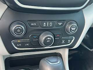 2021 Jeep Cherokee Latitude Plus - Photo 28