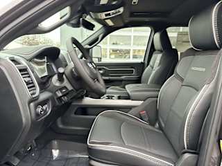 2026 RAM 2500 Laramie - Photo 13