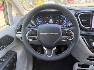 2024 Chrysler Pacifica PHEV Select - Photo 8