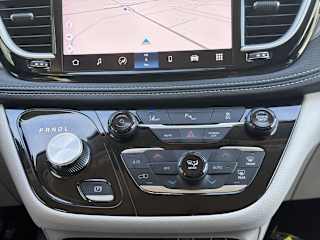2024 Chrysler Pacifica PHEV Select - Photo 6