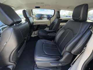 2024 Chrysler Pacifica PHEV Select - Photo 16