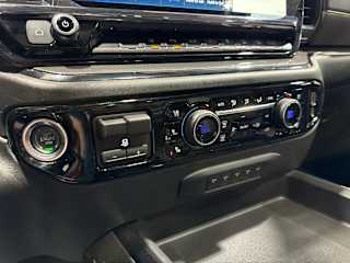 2025 Chevrolet Silverado 2500HD ZR2 - Photo 5