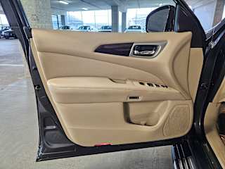 Used 2014 Nissan Pathfinder Platinum with VIN 5N1AR2MM7EC724935 for sale in Casper, WY
