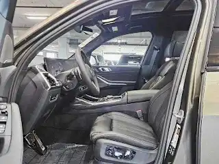 2026 BMW X7 M60i - Photo 16
