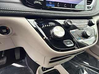 2023 Chrysler Pacifica Touring L - Photo 20