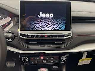 2026 Jeep Compass Trailhawk - Photo 32