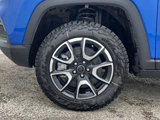 2026 Jeep Compass Trailhawk - Photo 13