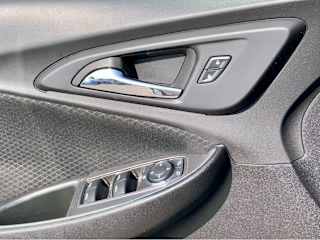 1G1ZD5ST2SF150247