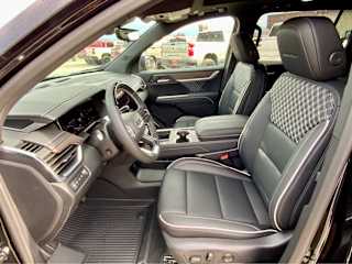 2027 GMC Acadia Denali - Photo 16