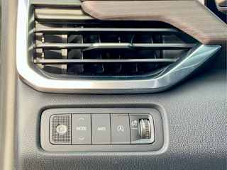 2027 GMC Acadia Denali - Photo 47