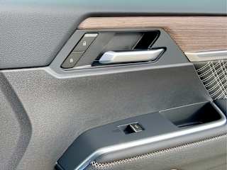 2027 GMC Acadia Denali - Photo 23