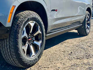 2026 GMC Yukon XL AT4 Ultimate - Photo 32
