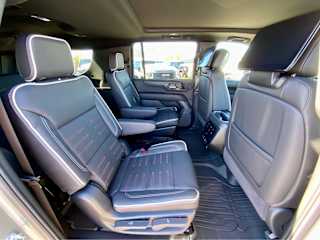 2026 GMC Yukon XL AT4 Ultimate - Photo 18