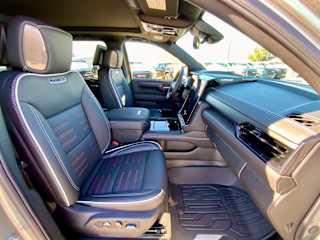 2026 GMC Yukon XL AT4 Ultimate - Photo 17