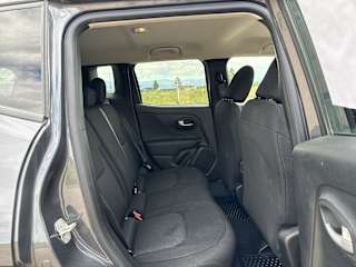 2023 Jeep Renegade Latitude - Photo 6