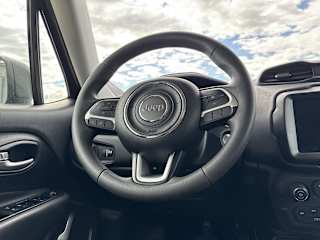 2023 Jeep Renegade Latitude - Photo 14