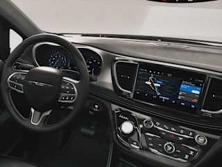 2027 Chrysler Pacifica Limited - Photo 6