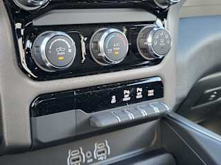 2026 RAM 1500 Express - Photo 6