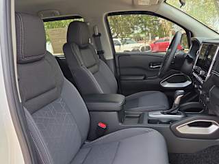 2025 Nissan Frontier SV - Photo 17