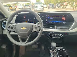2025 Chevrolet Trax LT - Photo 16