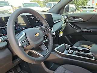 2027 Chevrolet Equinox LT - Photo 8