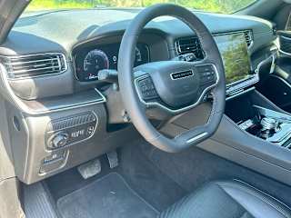 2024 Jeep Wagoneer L Series I - Photo 8