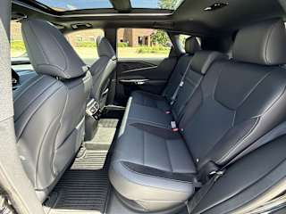 2024 Lexus RX Hybrid 500h - Photo 32